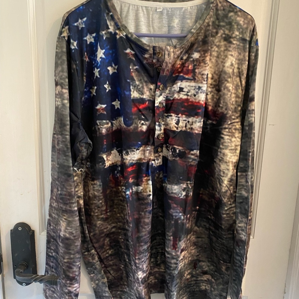 NWOT men’s Henley graphic Longsleeved T  2 XL